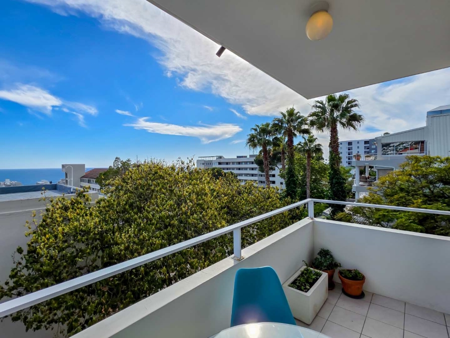 To Let 2 Bedroom Property for Rent in Sea Point Western Cape